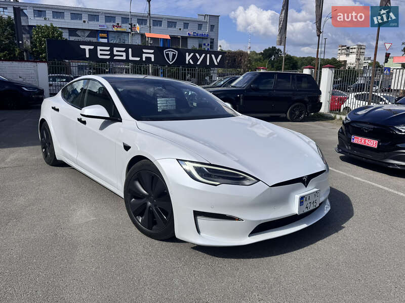 Tesla Model s (2021)