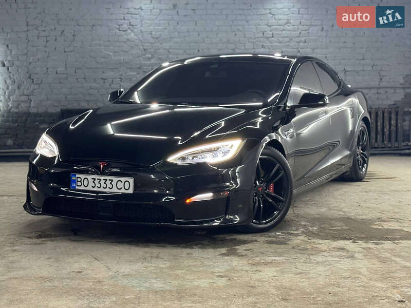 Tesla Model s (2015)