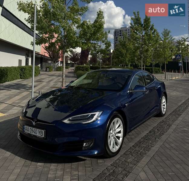 Tesla Model s (2018)