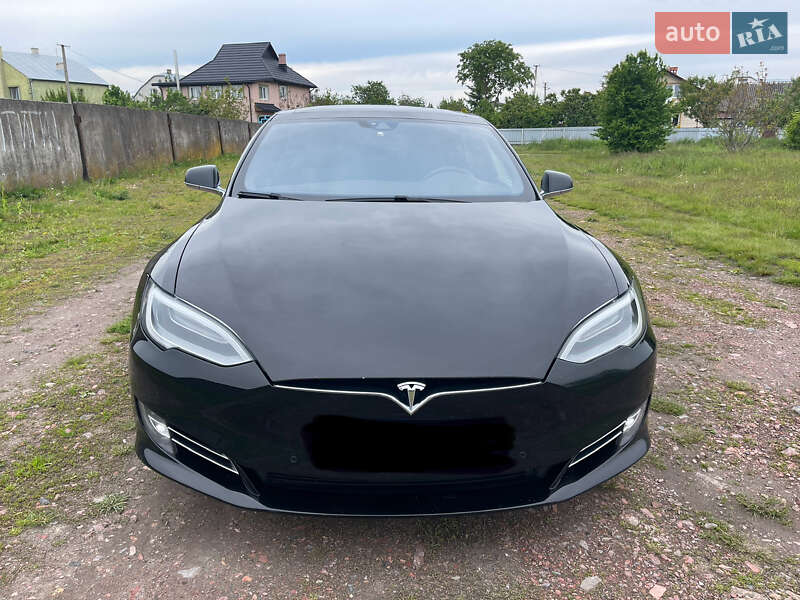 Tesla Model s (2016)