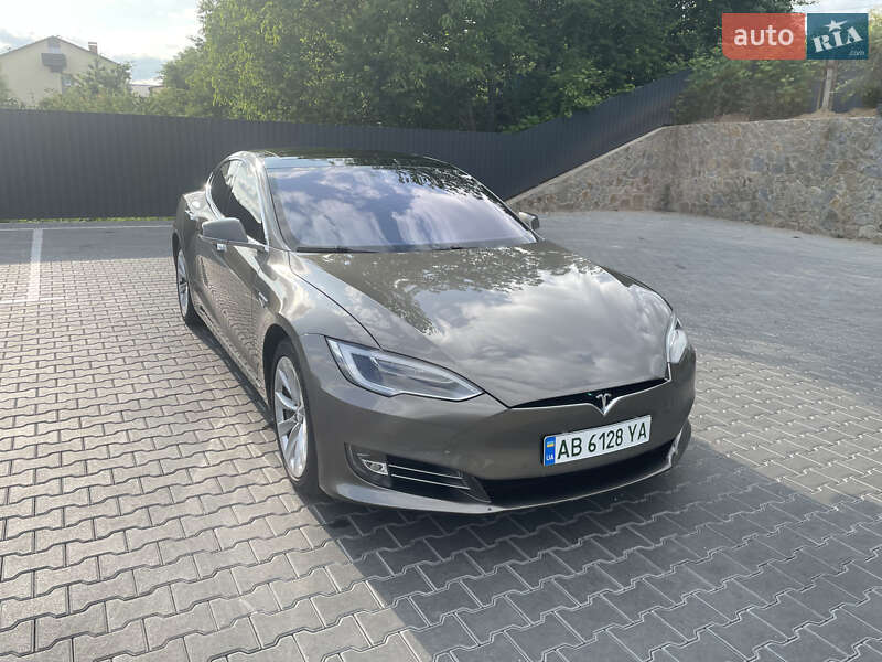 Tesla Model s (2016)