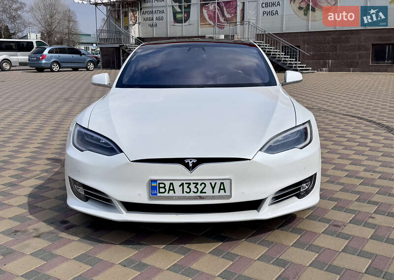 Tesla Model s (2017)