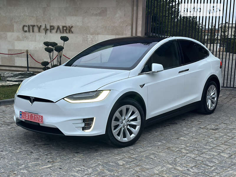 Tesla Model x (2018)