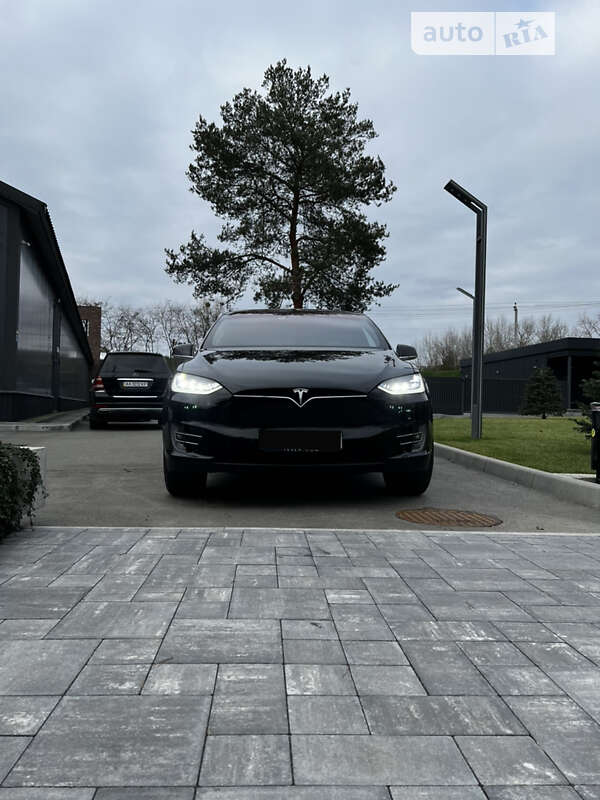 Tesla Model x (2018)