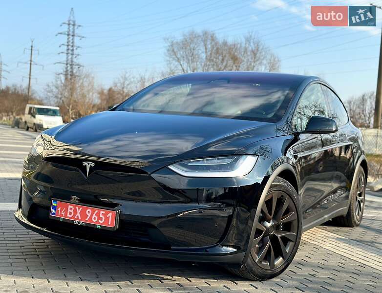 Tesla Model x (2023)
