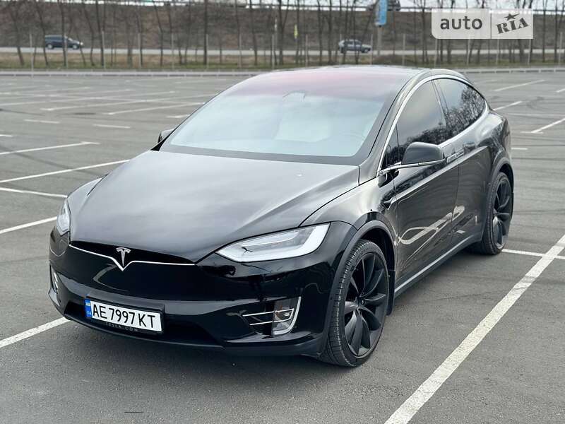 Tesla Model x (2020)
