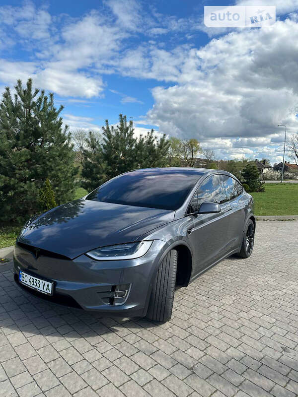 Tesla Model x (2019)