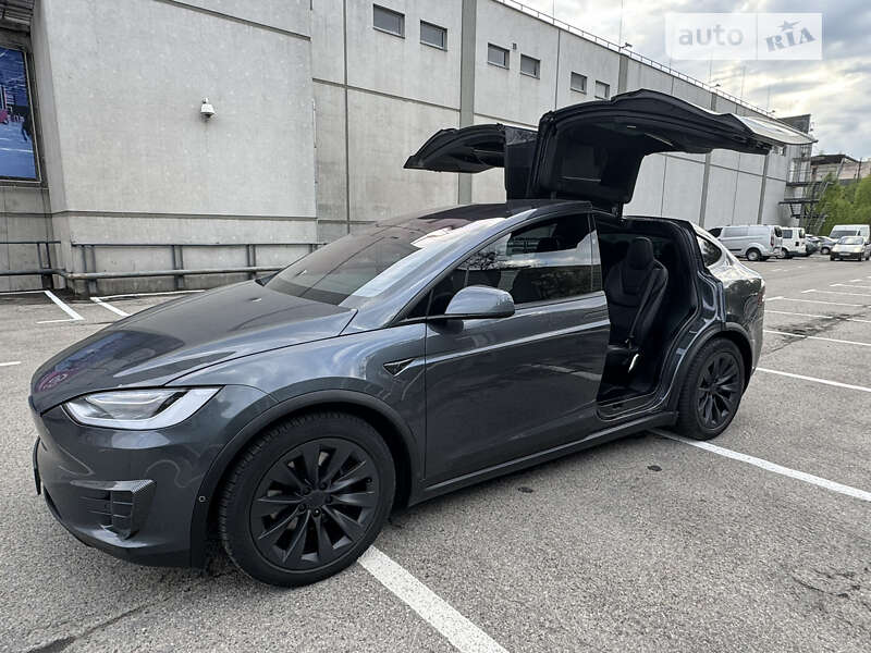 Tesla Model x (2017)