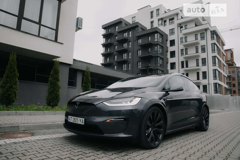 Tesla Model x (2022)