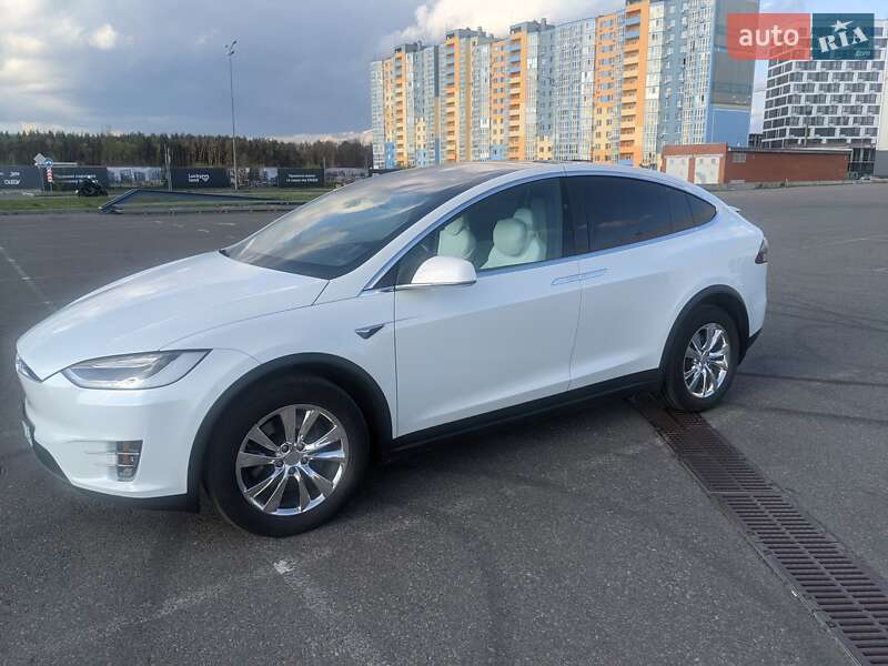 Tesla Model x (2018)