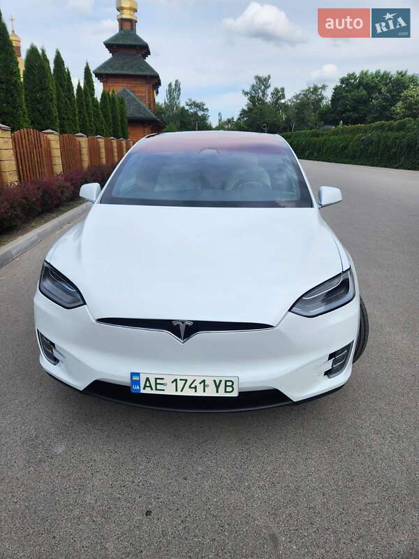 Tesla Model x (2020)