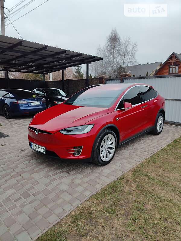 Tesla Model x (2016)
