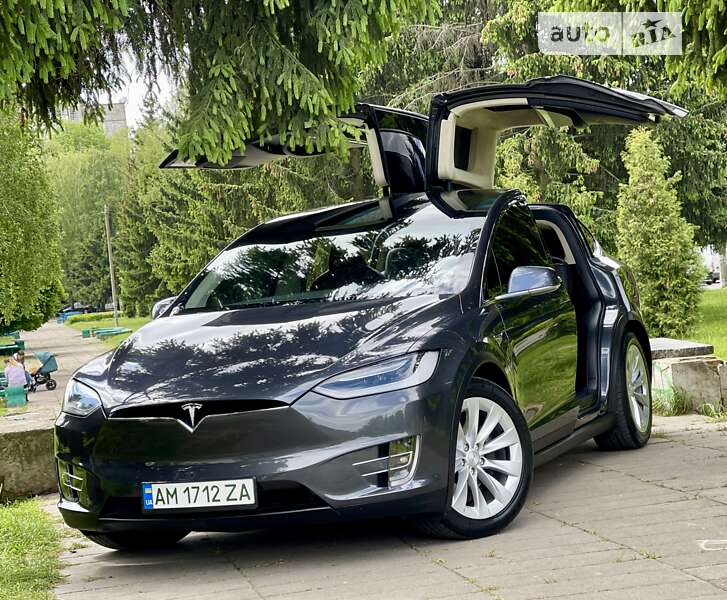 Tesla Model x (2018)