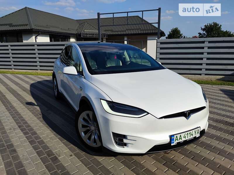 Tesla Model x (2018)