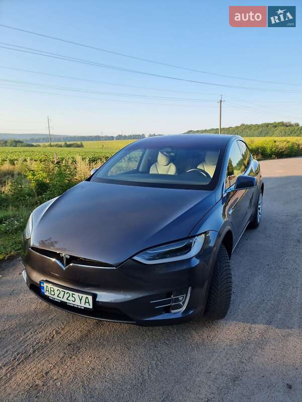 Tesla Model x (2018)