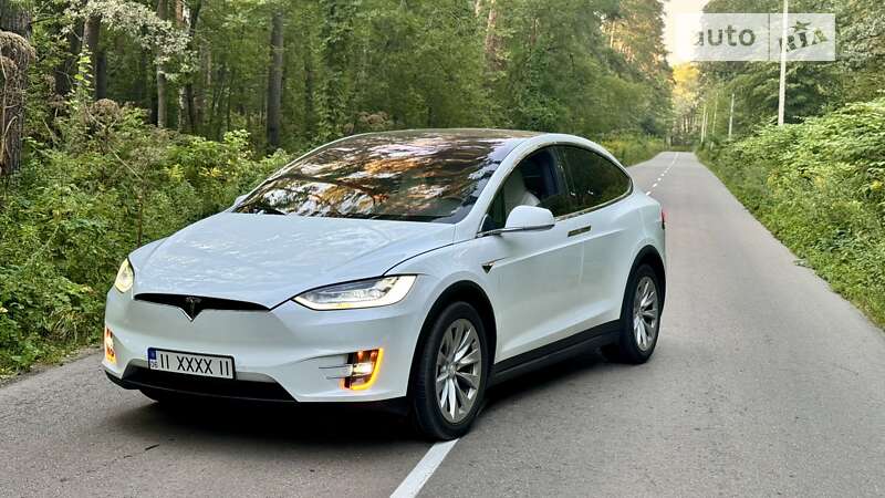 Tesla Model x (2018)