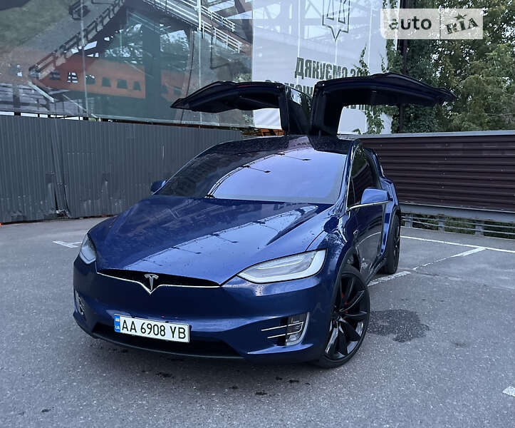 Tesla Model x (2016)