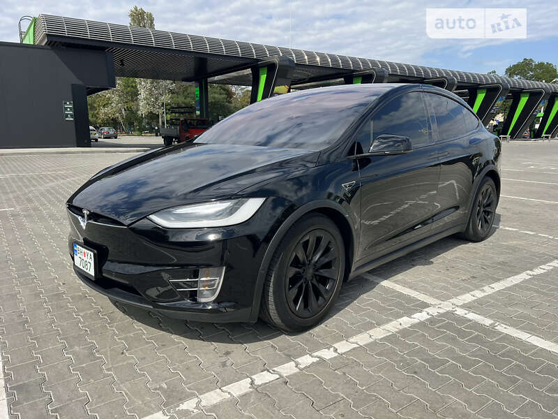 Tesla Model x (2016)