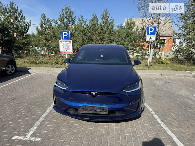 Tesla Model x (2024)