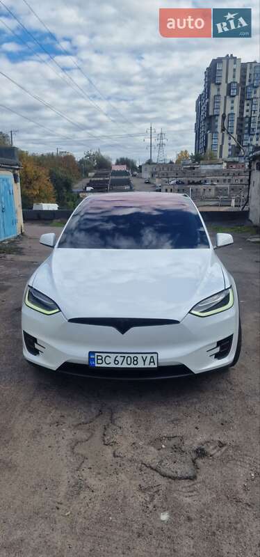 Tesla Model x (2018)