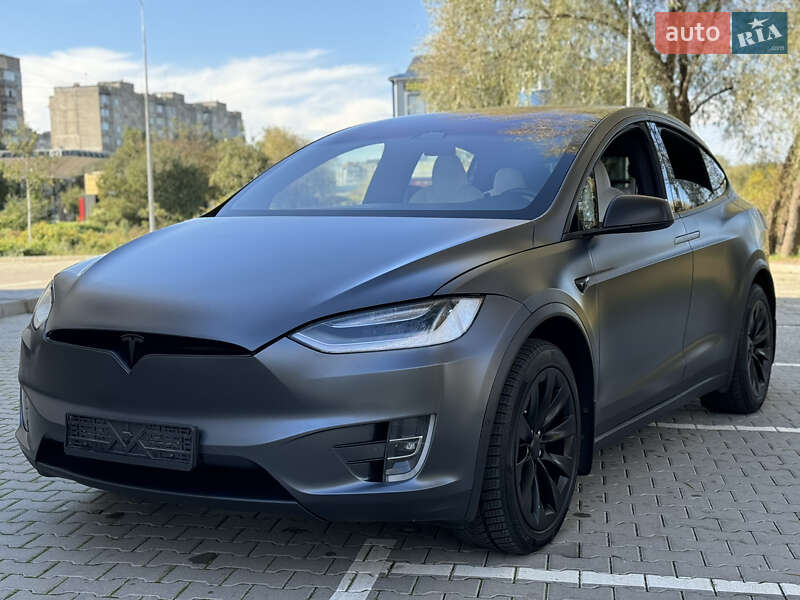 Tesla Model x (2020)