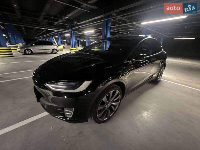 Tesla Model x (2018)