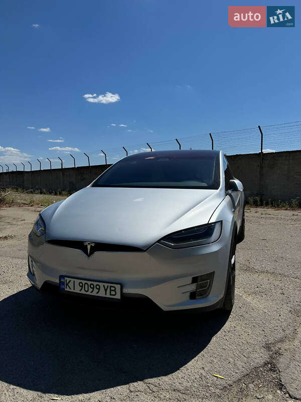 Tesla Model x (2017)