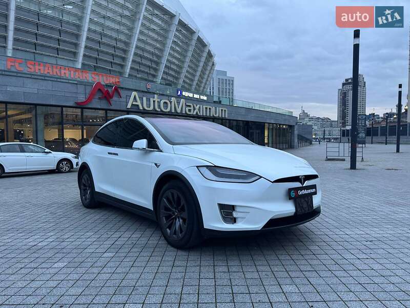 Tesla Model x (2019)