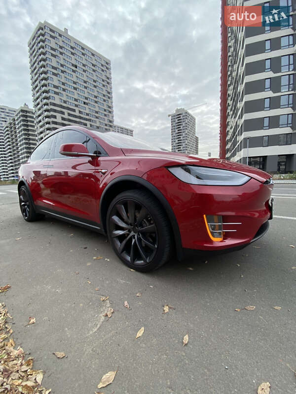 Tesla Model x (2020)