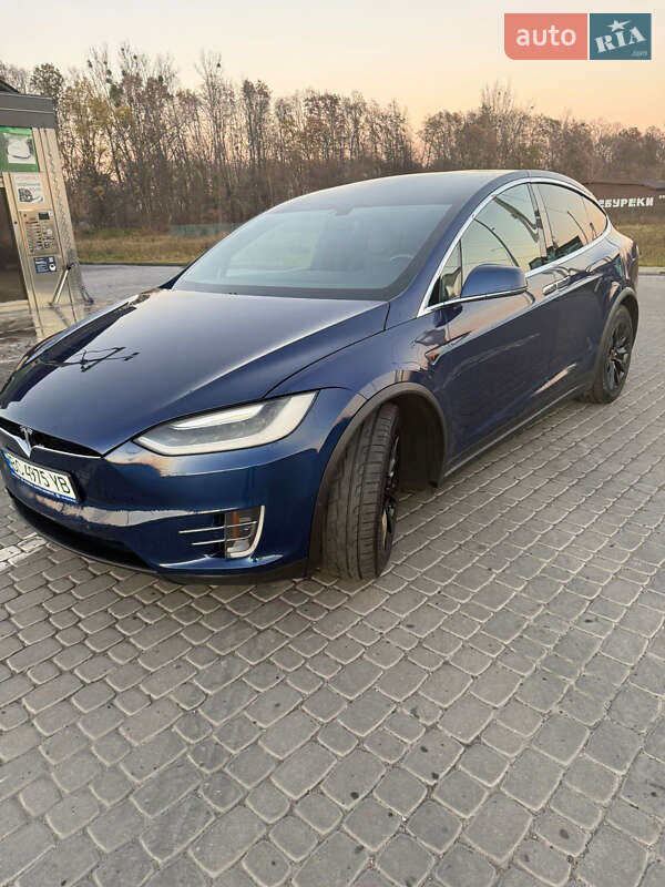 Tesla Model x (2016)