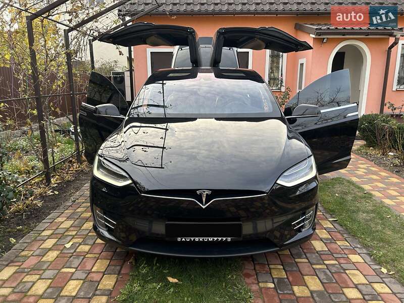 Tesla Model x (2016)