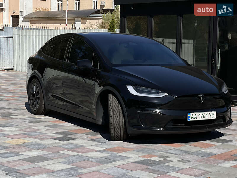Tesla Model x (2022)