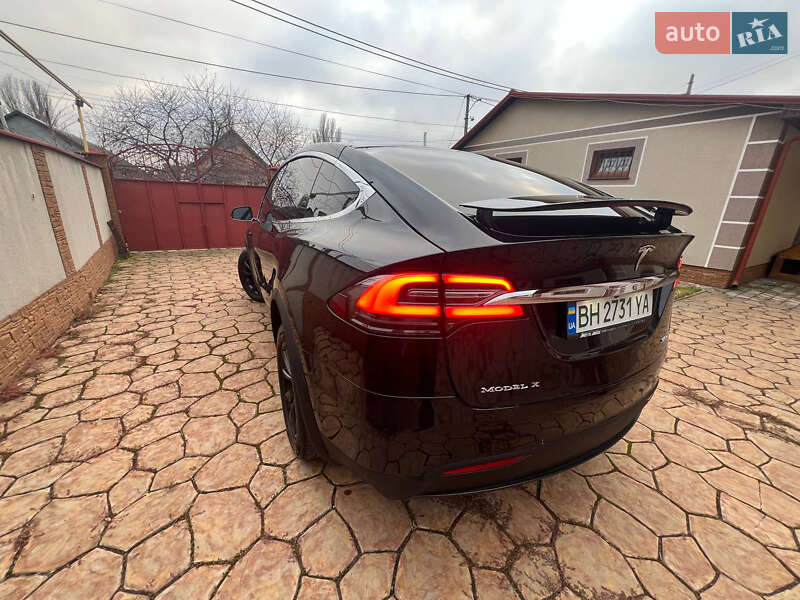 Tesla Model x (2017)