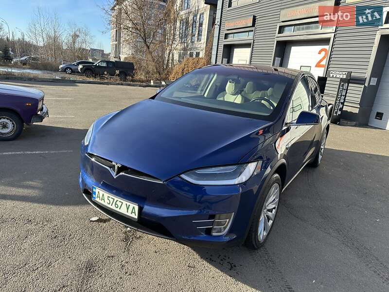 Tesla Model x (2018)