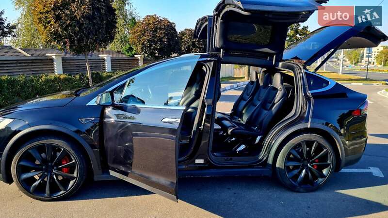 Tesla Model x (2016)
