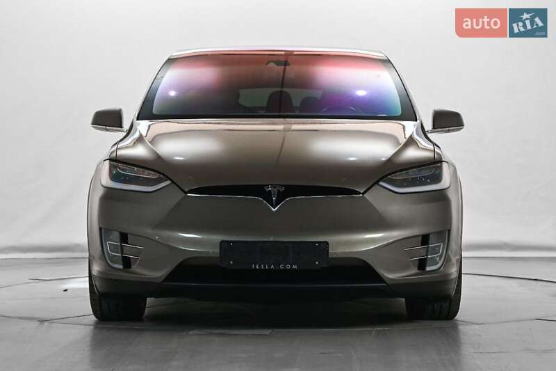 Tesla Model x (2016)
