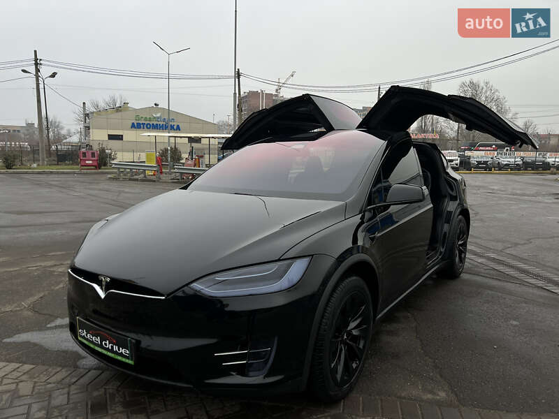 Tesla Model x (2016)