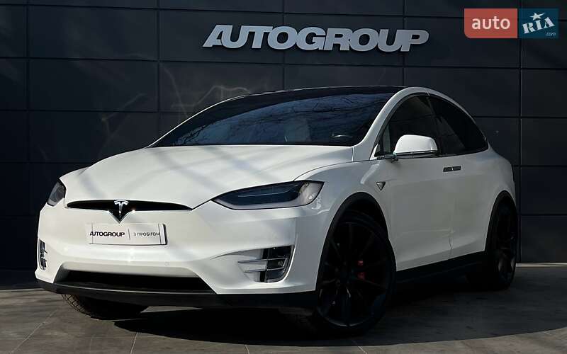 Tesla Model x (2017)