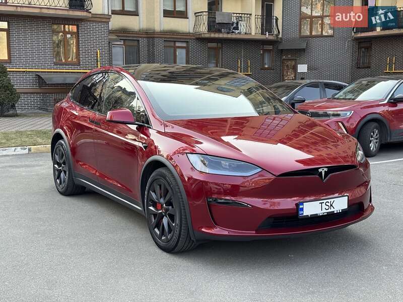 Tesla Model x (2023)