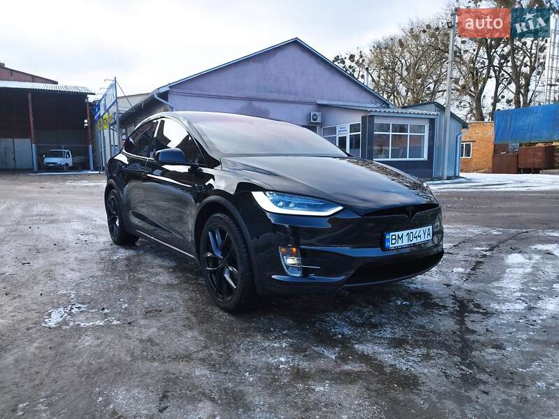 Tesla Model x (2020)