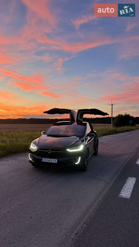 Tesla Model x (2017)