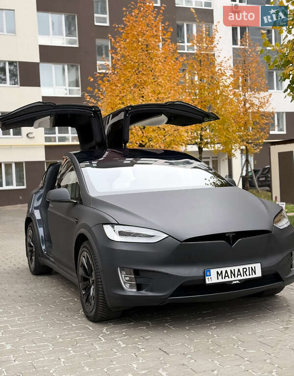 Tesla Model x (2019)