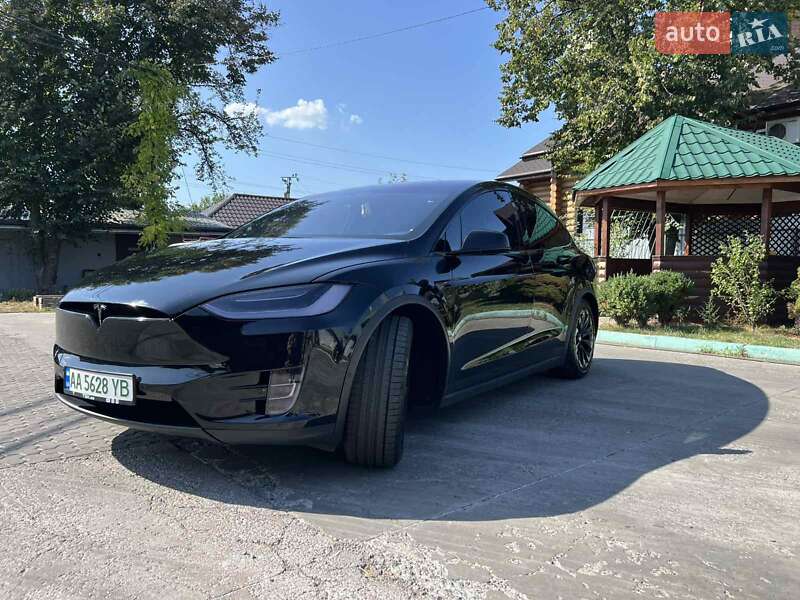 Tesla Model x (2020)