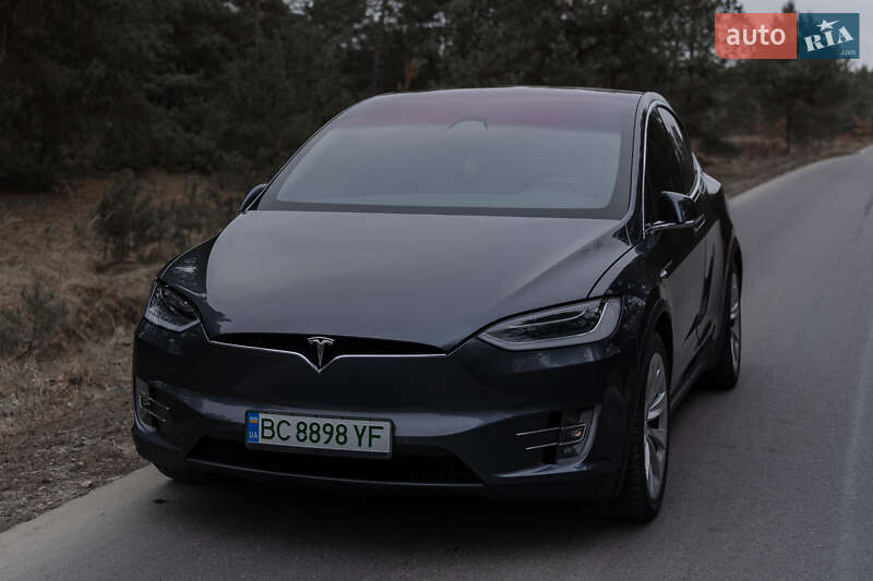 Tesla Model x (2018)