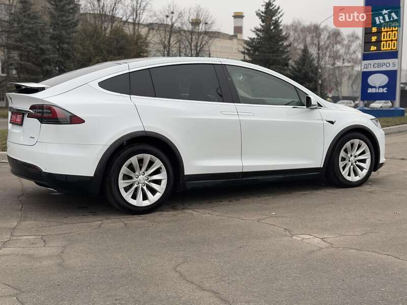 Tesla Model x (2018)