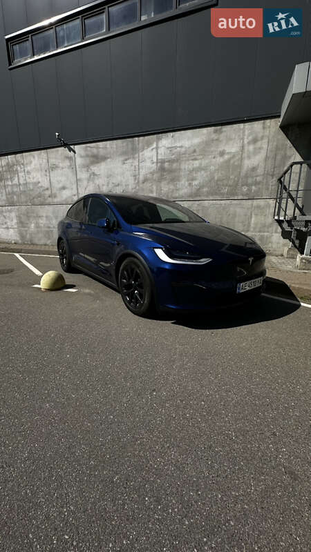 Tesla Model x (2022)