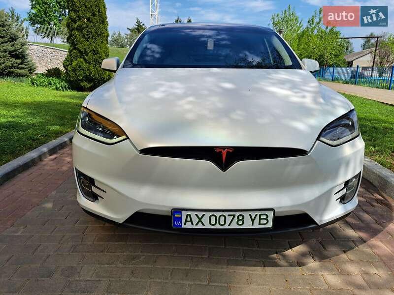 Tesla Model x (2018)