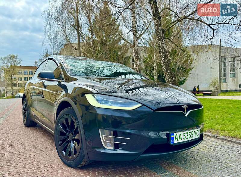 Tesla Model x (2019)