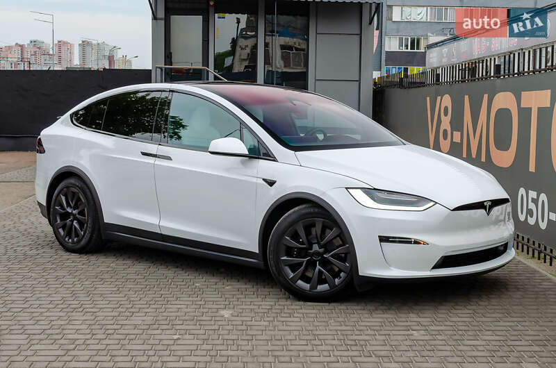 Tesla Model x (2023)