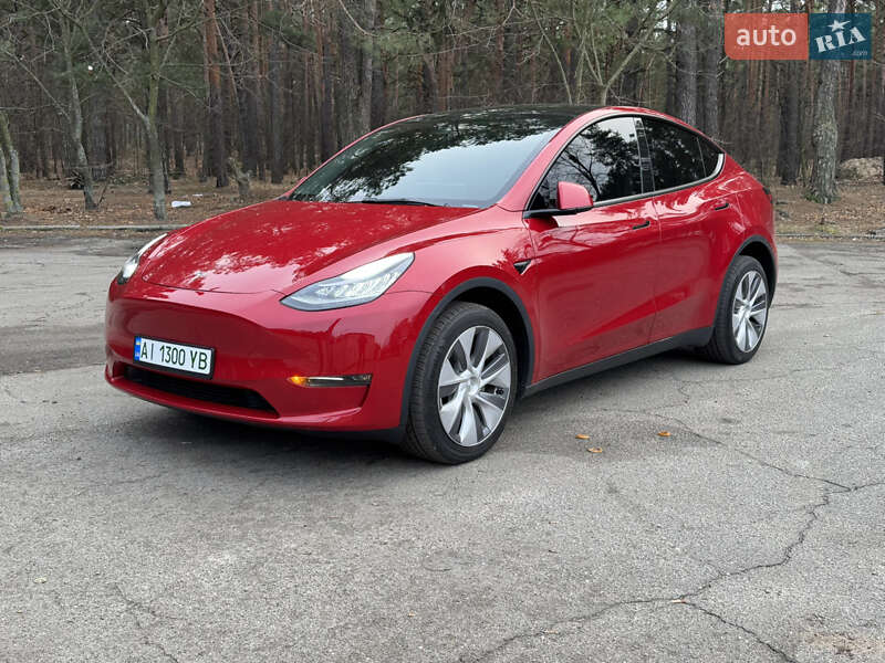 Tesla Model y (2022)
